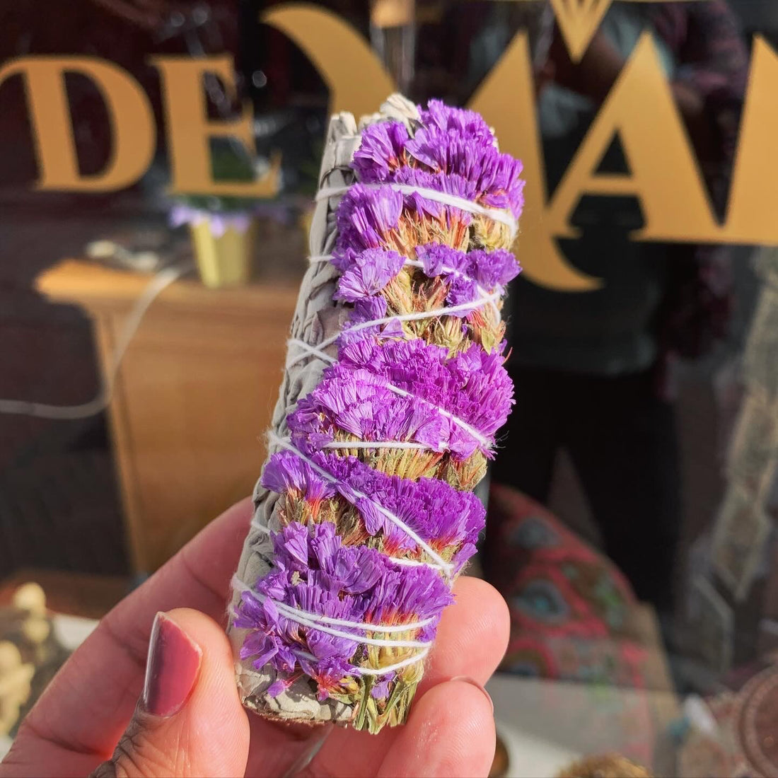 Smudge stick met bloemen