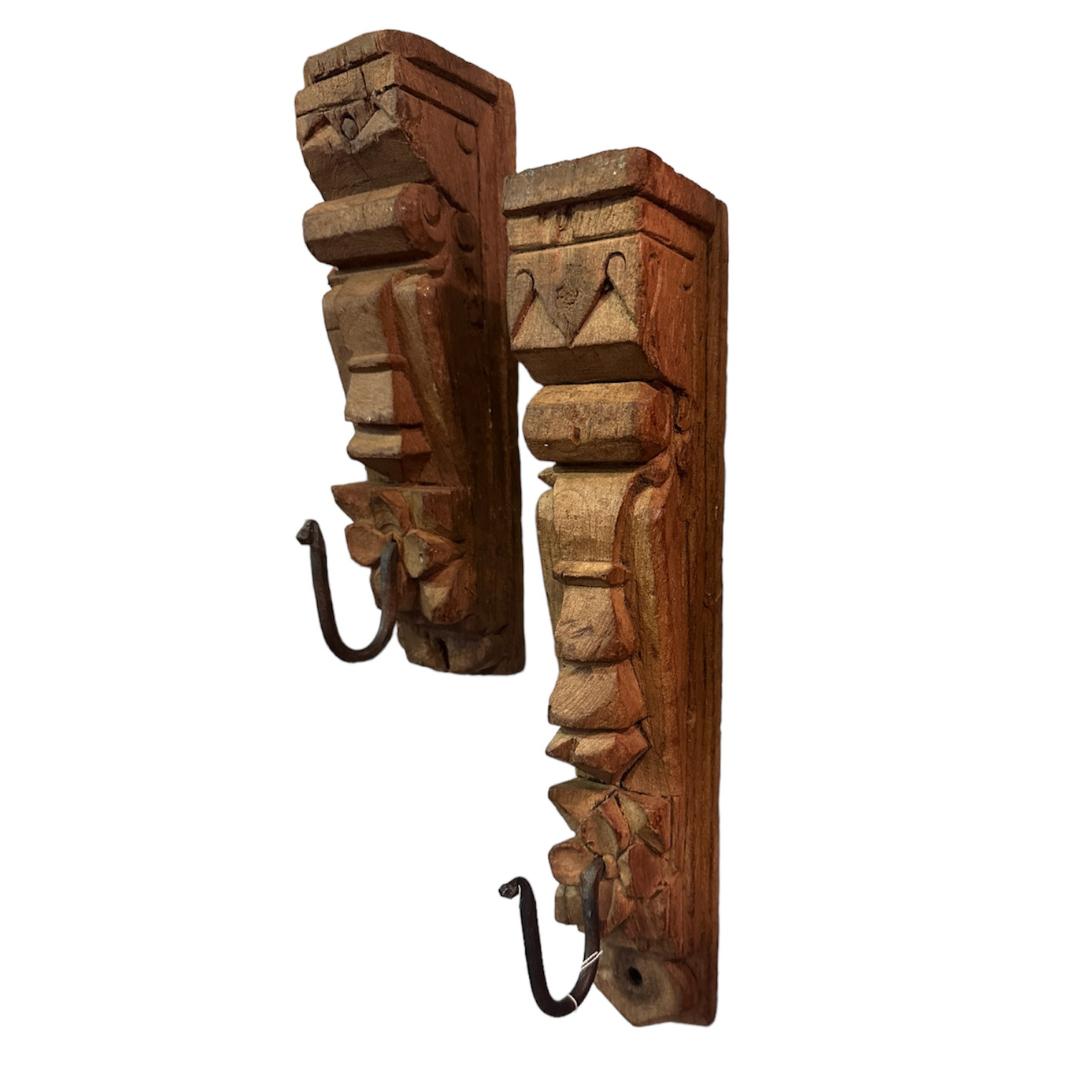 Wood carving wall hanger