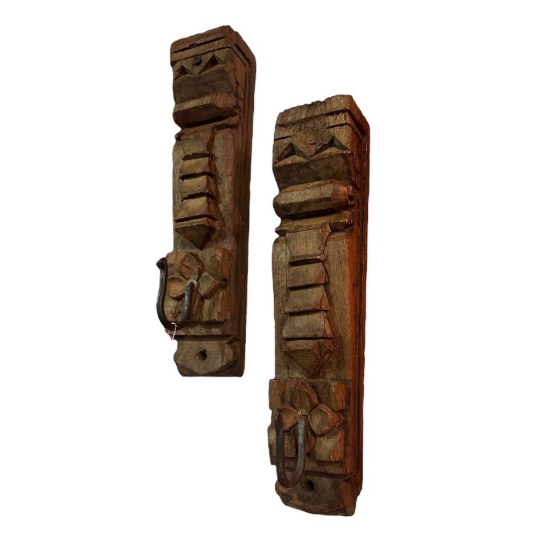 Wood carving wall hanger