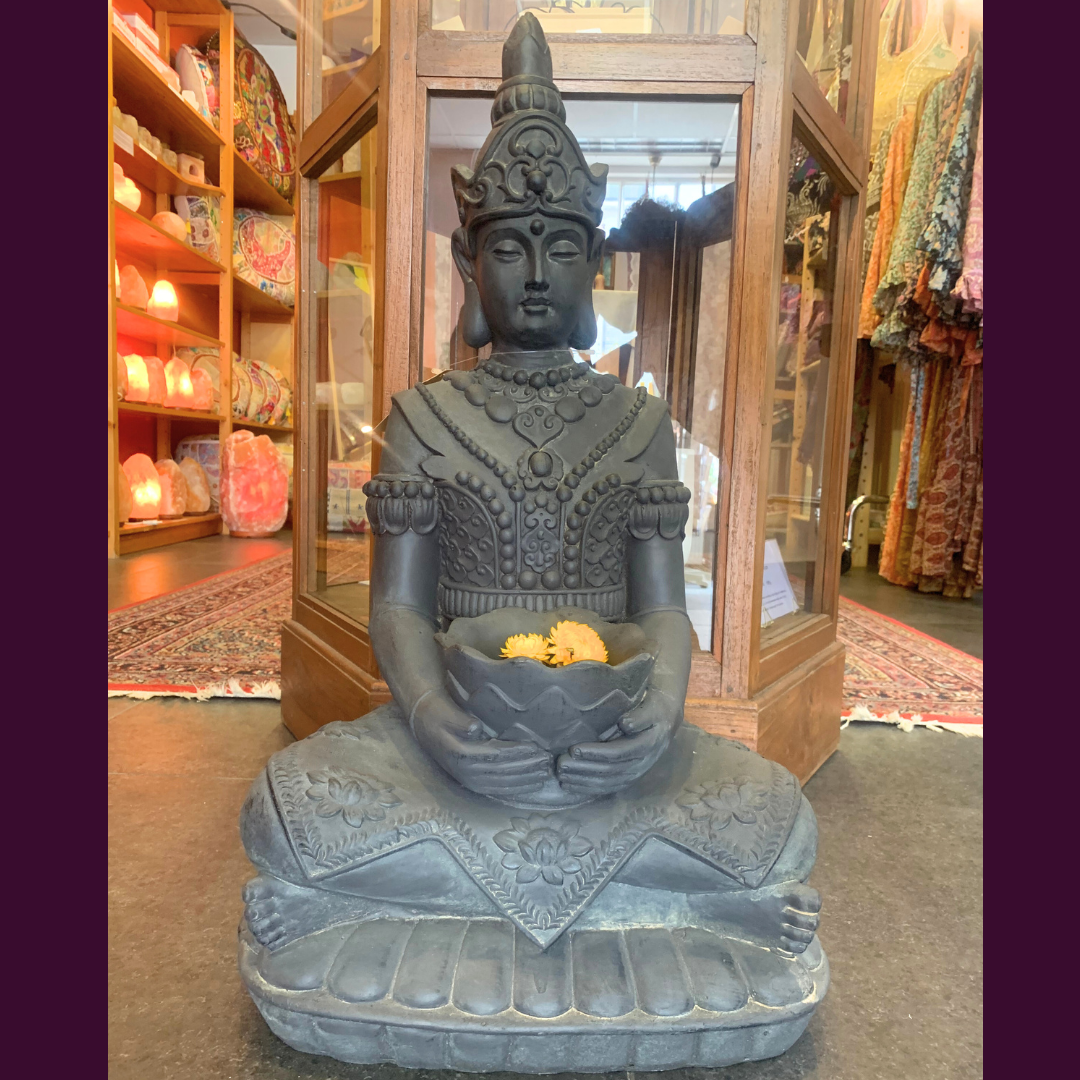 Buddha mit Lotusschale