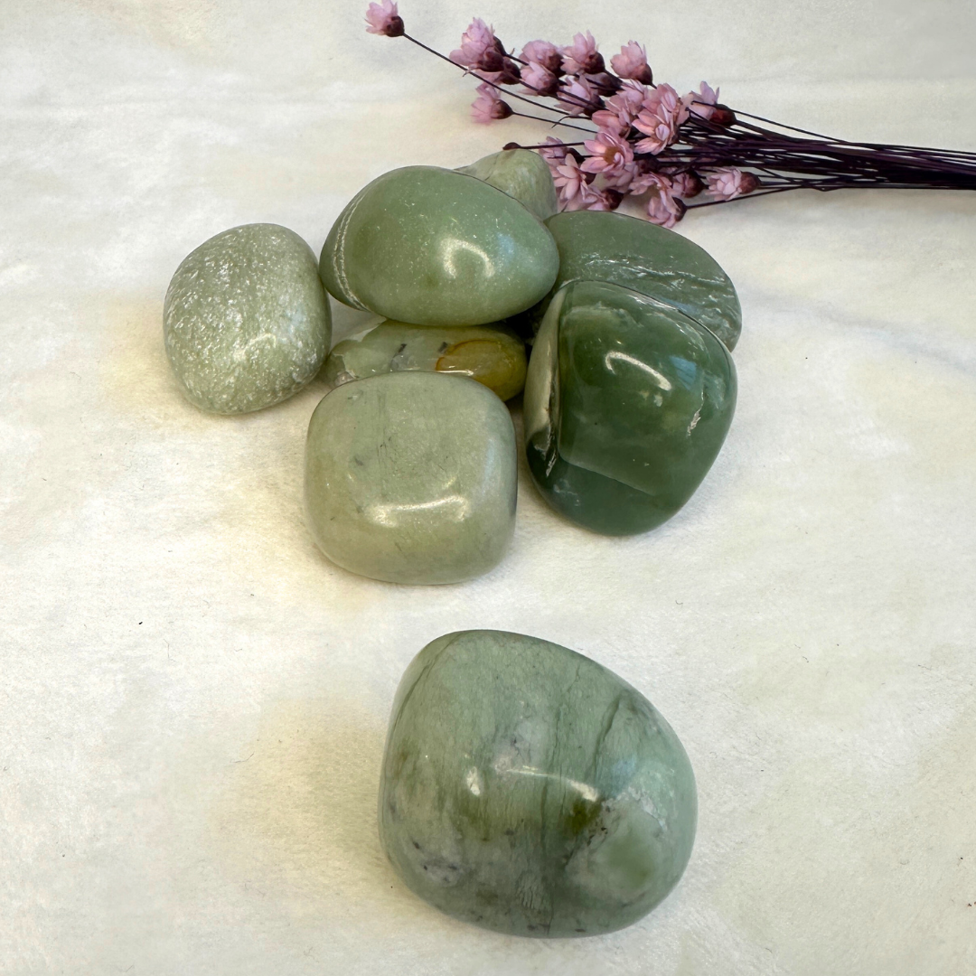 Taschenstein aus Nephrit-Jade