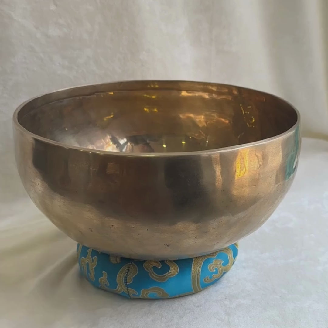 Singing bowl 22 cm