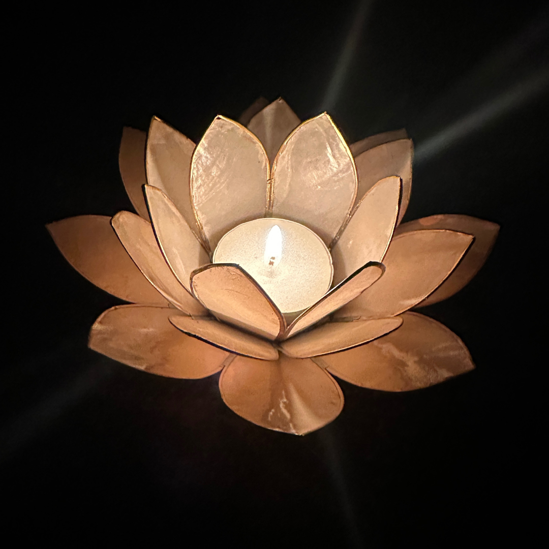 Lotus-Teelichthalter in Pastellrosa