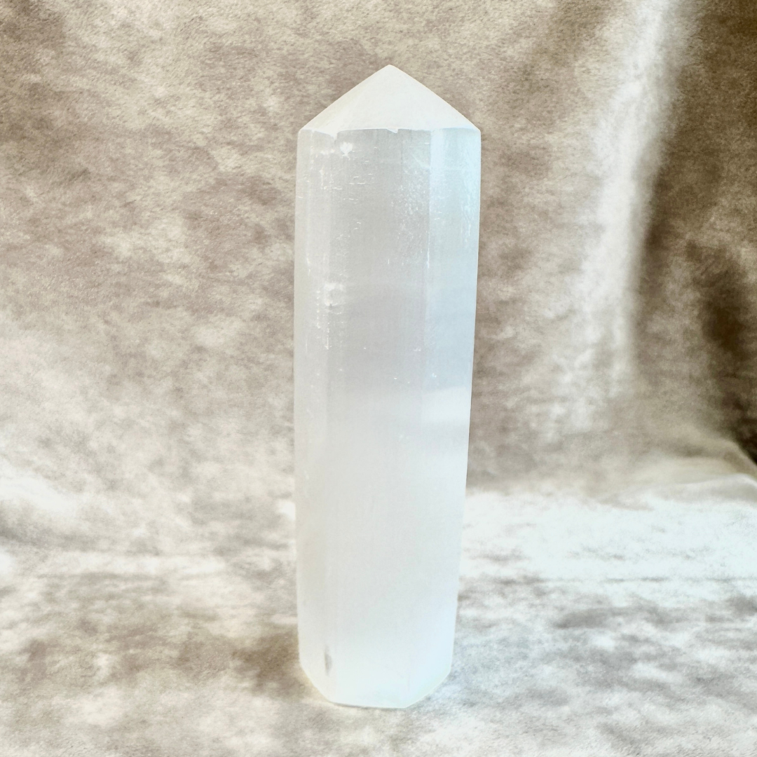 Selenite point 6-sided