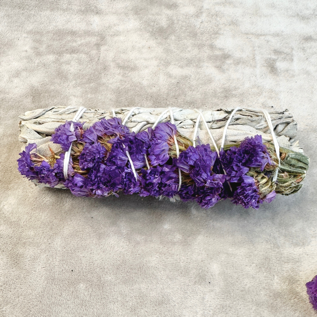 Smudge stick met bloemen