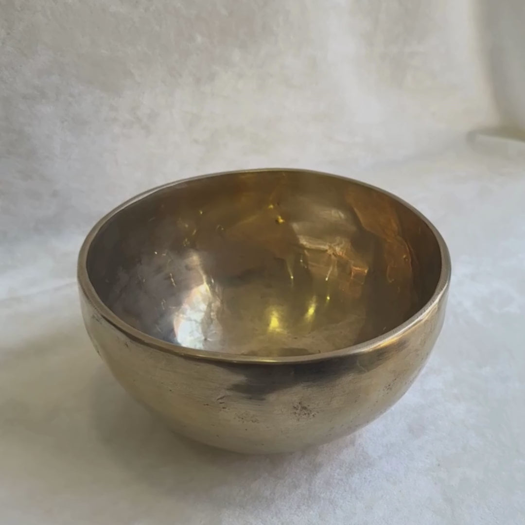 Singing bowl 16 cm