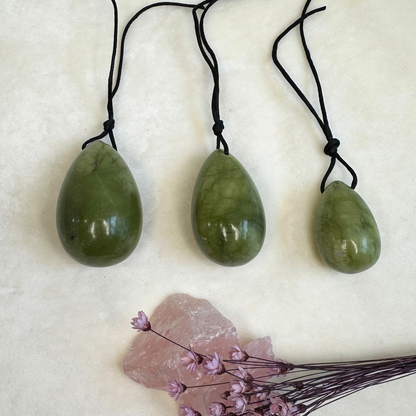 Yoni-Ei-Set aus grüner Jade 